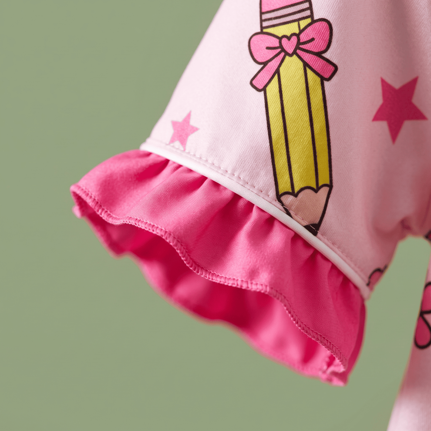 Pijama Satinada Lápices y Lazos para Niña | Lunyna